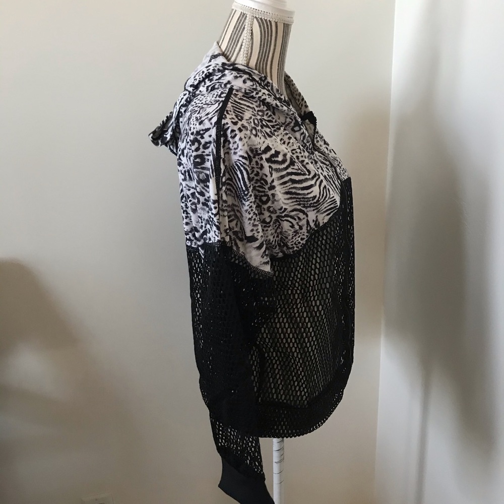 ❗️last 1💕 Animal Print Bomber Jacket with Mesh - Picture 6 of 7